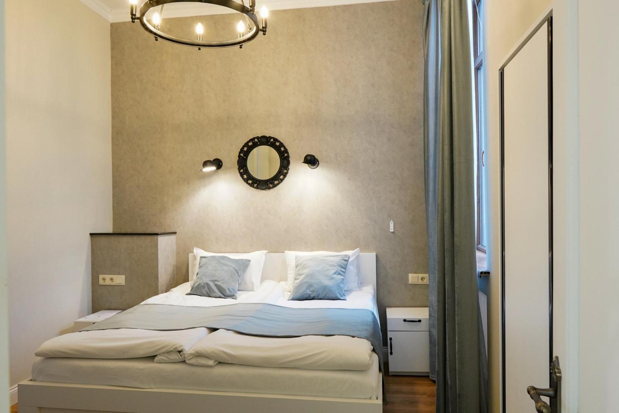 Hotel Ticiani 13 쿠타이시 외부 사진