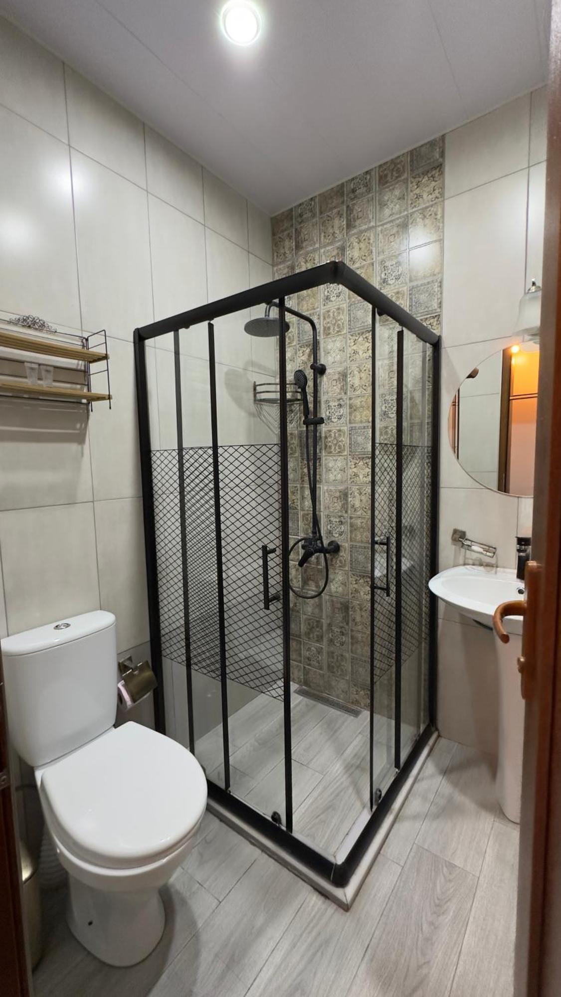 Hotel Ticiani 13 쿠타이시 외부 사진