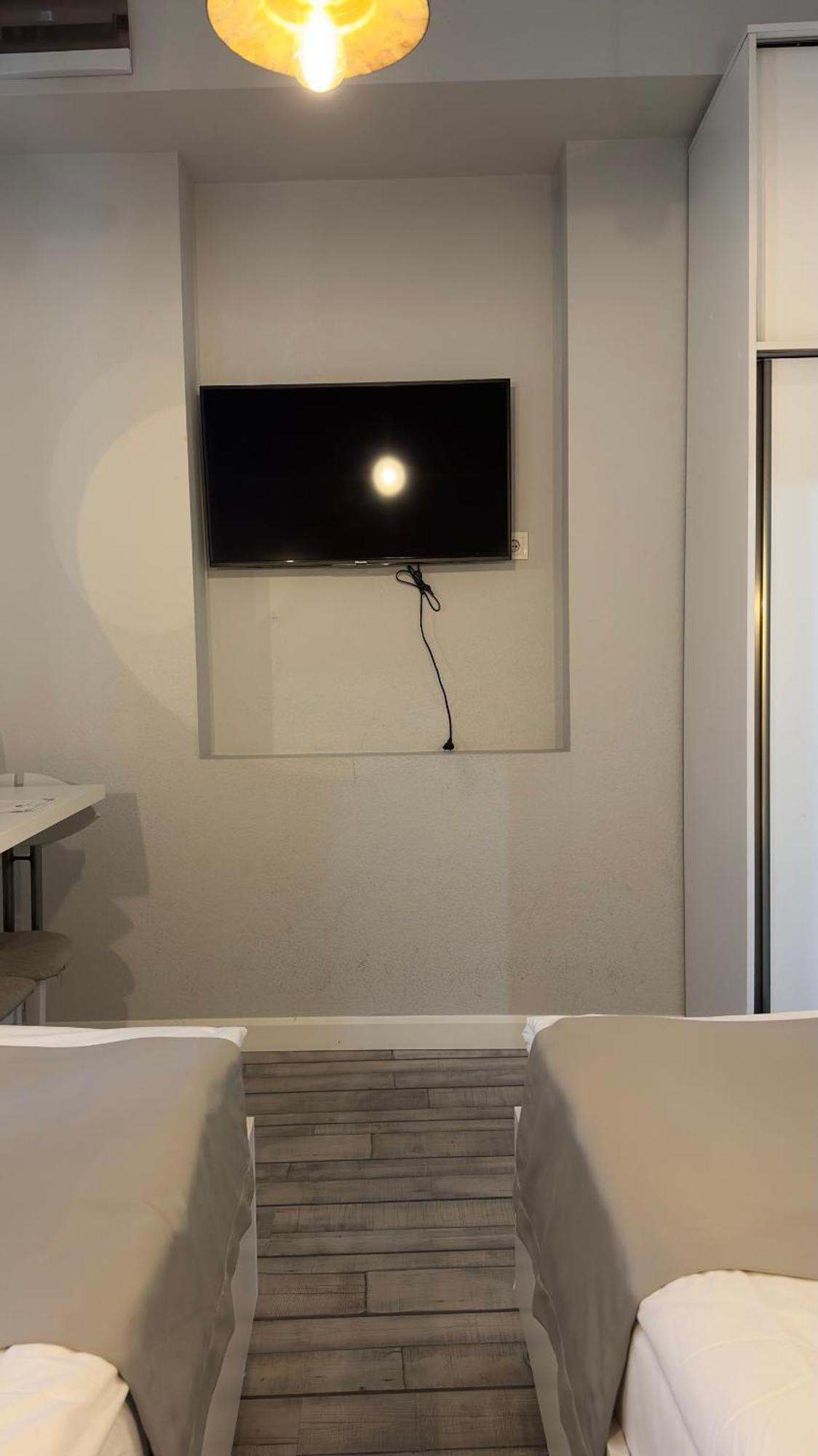 Hotel Ticiani 13 쿠타이시 외부 사진