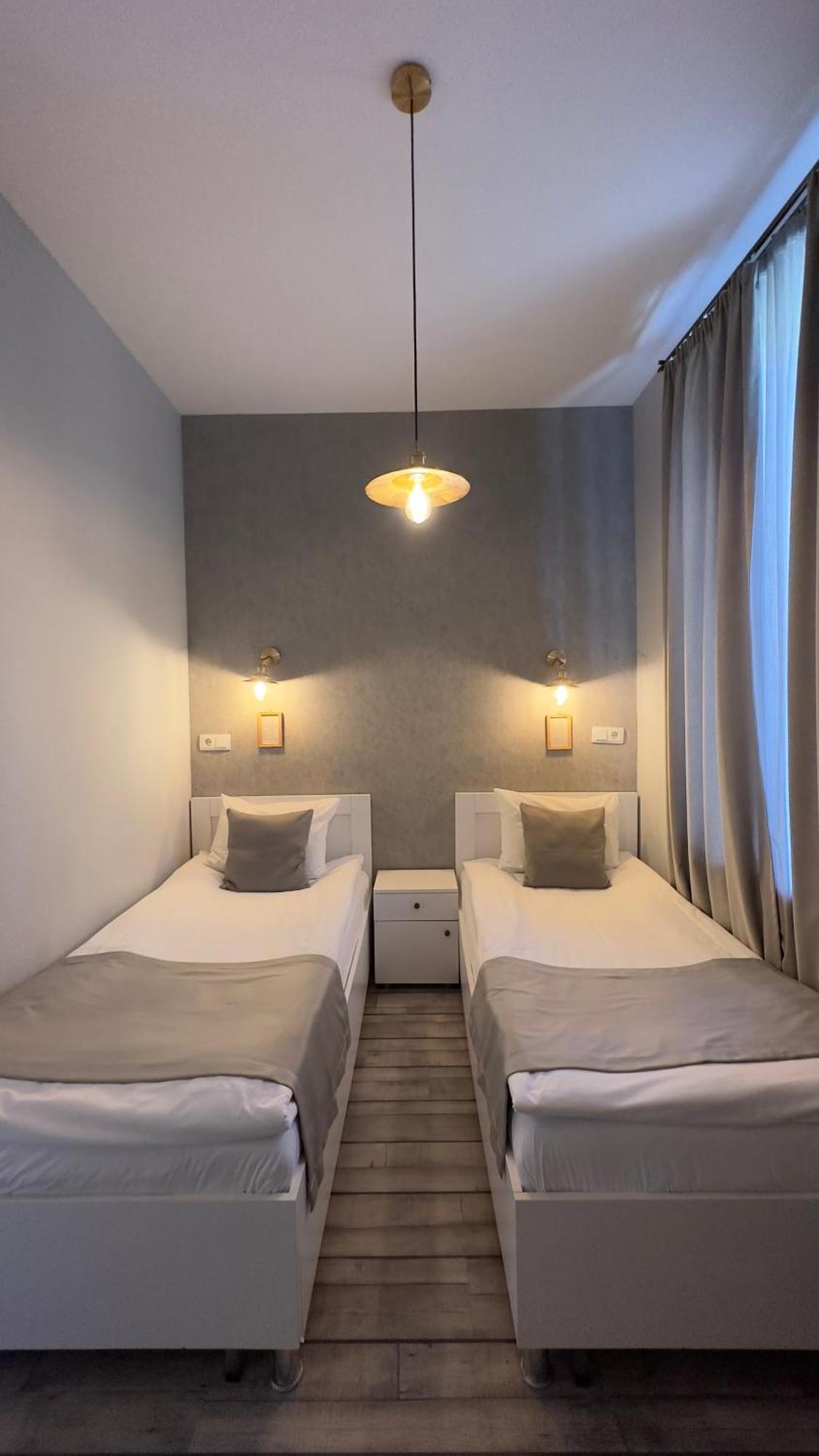 Hotel Ticiani 13 쿠타이시 외부 사진